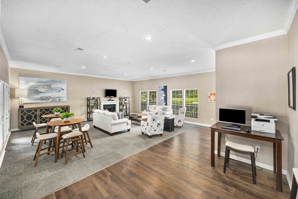 MAA Waters Edge Apartments